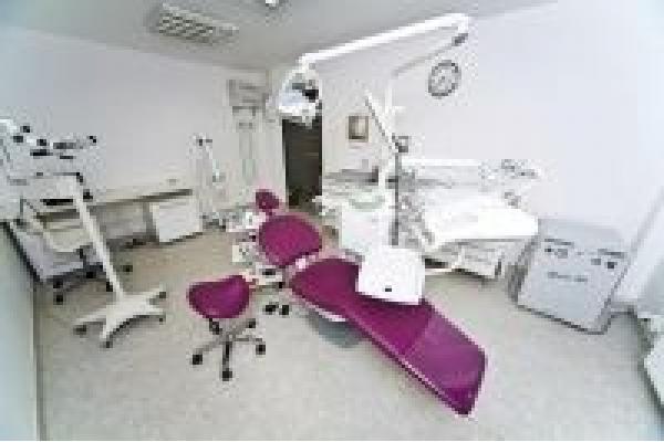 LC dental - 262865_112372832248664_1235678634_n.jpg