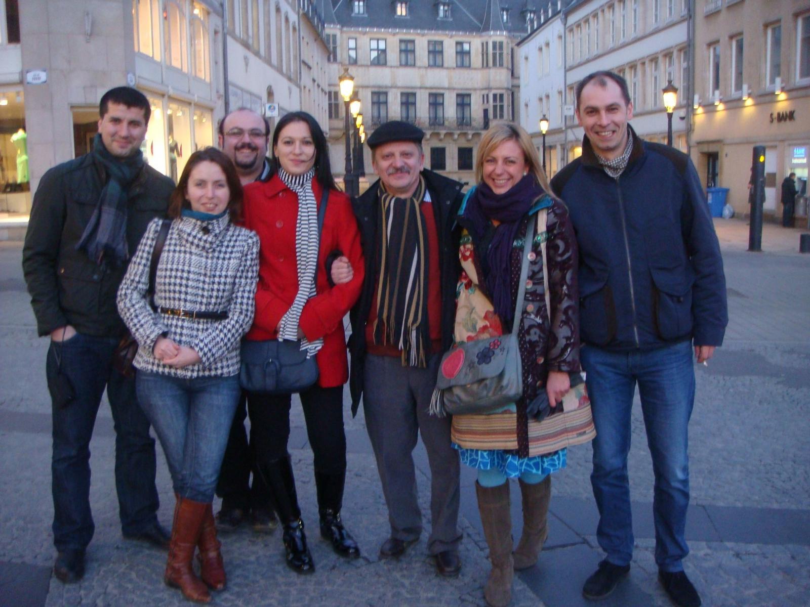 Prof. Univ. Dr. Mircea Onofriescu - Luxembourg_cu_rezidentii_mei_plecati_din_romania.JPG