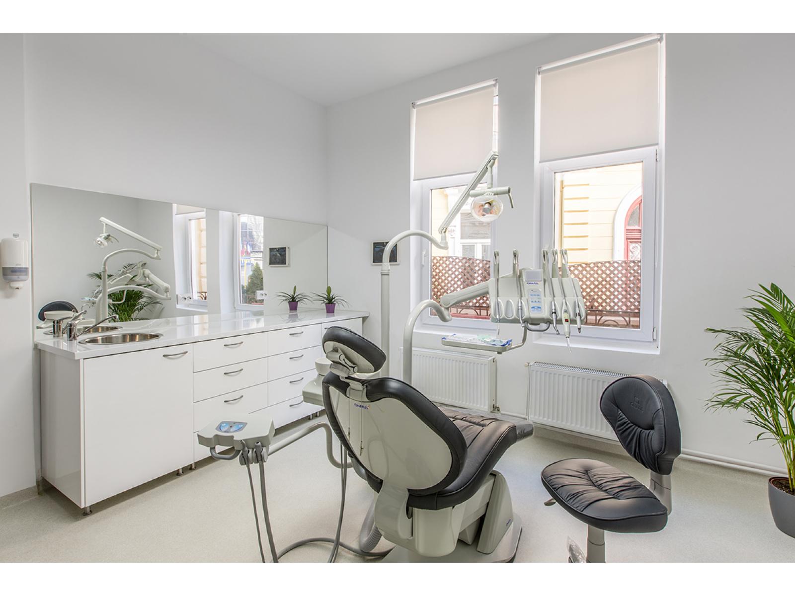 Omnia Dental - Clinica_Omnia_Dental.jpg