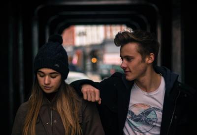 Cum vorbim cu adolescentul nostru despre prima experiență sexuală?