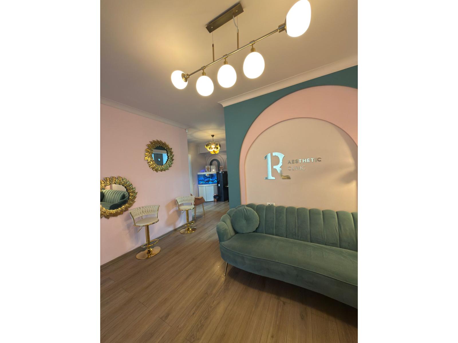 R1 Aesthetic Clinic - WhatsApp_Image_2026-01-19_at_11.58.50_(1).jpeg