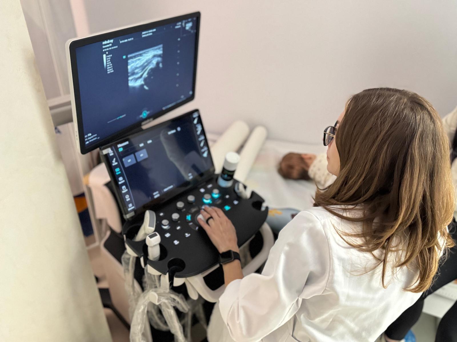 Armina ClinicMed - ecografie-abdominala-neonatala.jpg