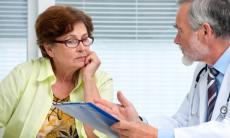 Cancerul rectal: factori de risc, simptomatologie si tratament