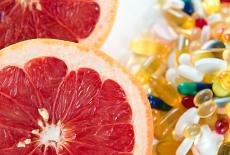 Sucul de grapefruit poate interactiona cu anumite medicamente