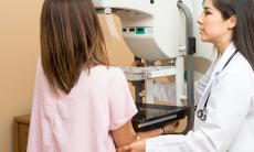 Ce este mamografia si de ce avem nevoie de ea? Interviu cu Dr. Andreea Lefter, medic specialist radiologie si imagistica medicala