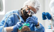 Aceeasi problema, planuri de tratament diferite: de ce clinicile stomatologice nu recomanda intotdeauna aceeasi solutie?